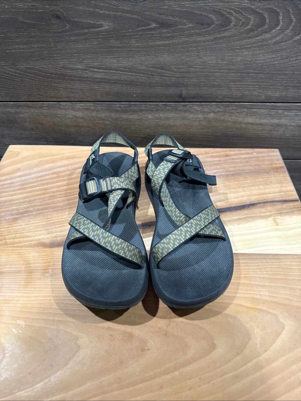 Chaco Women's Sandals Olive Green Strappy Z/2Cloud Sole- Size 9